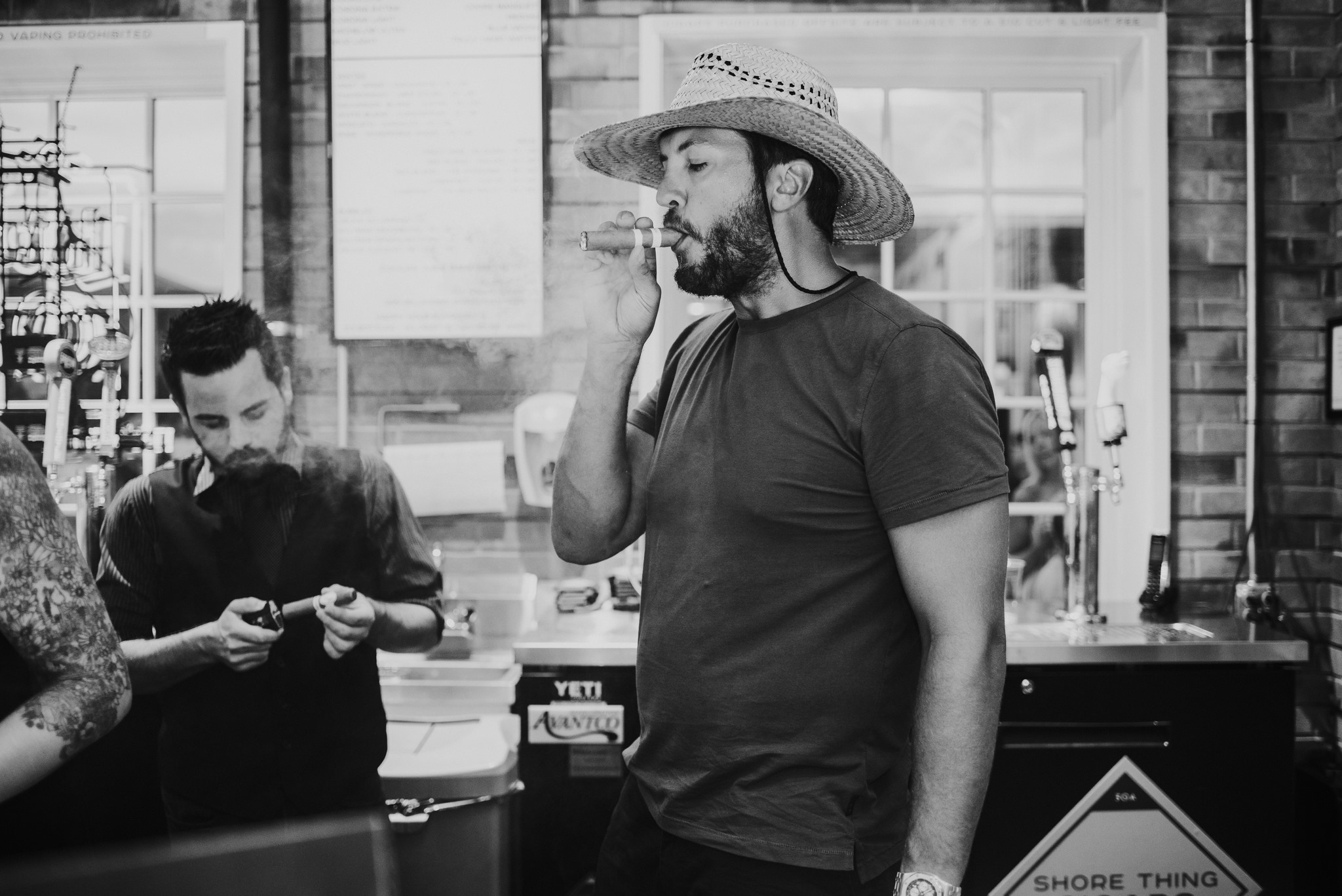 Luke Bryan opens Cigar Shop "Shore Thing Cigars" in 30A. Featured Image