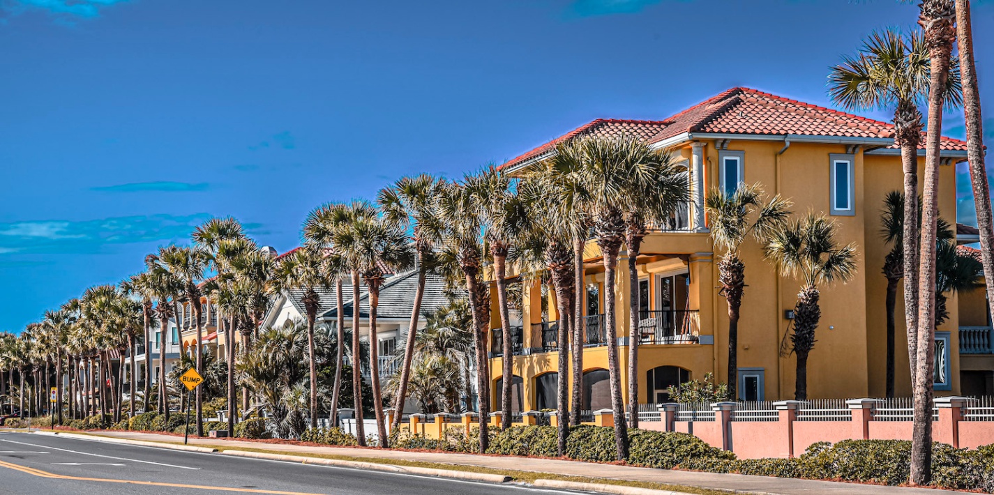 Vacation Rental or Hotel in Destin, FL? Featured Image