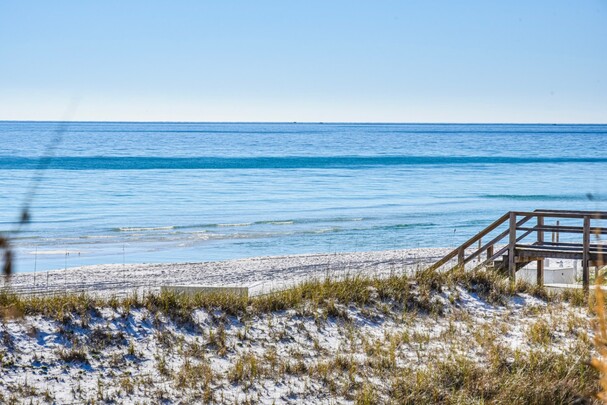 9 Local Vendors Keeping the Emerald Coast Looking Fine   Featured Image