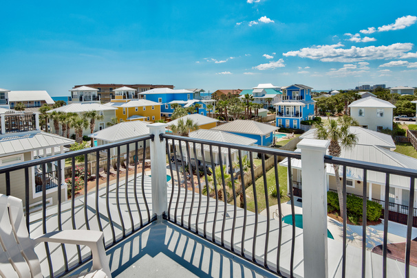Top 5 reasons why you should book a vacation rental instead of a hotel in Destin Florida Featured Image
